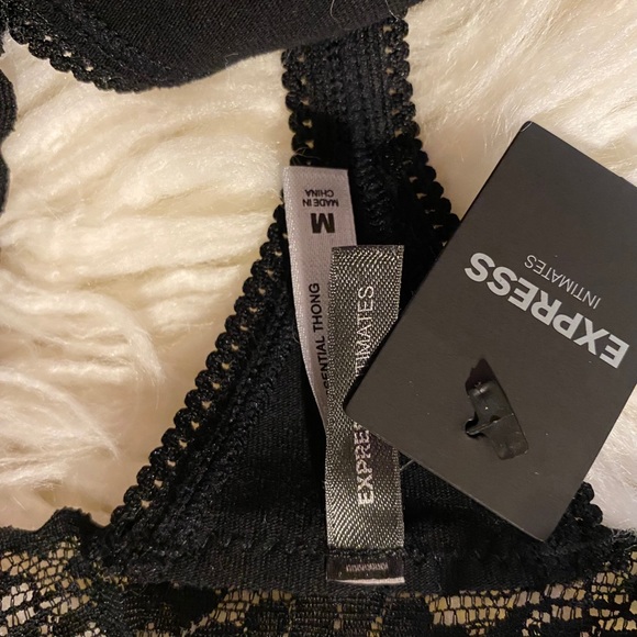 Express NWT thong panties - Picture 2 of 3